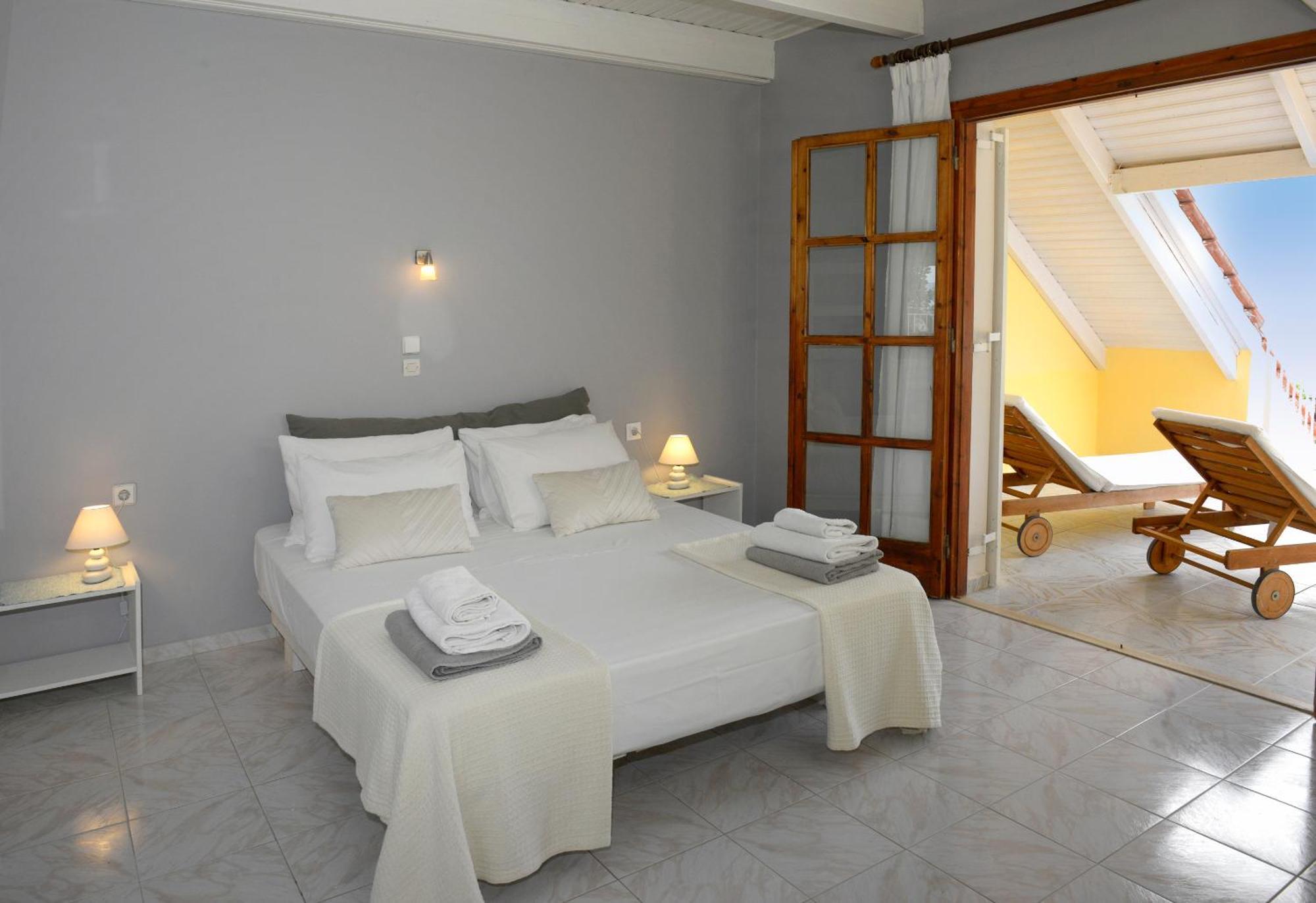 Albouro Seafront Apartments Κατελειός Εξωτερικό φωτογραφία